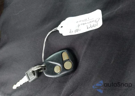 1999 Chevrolet Tahoe Ls из США, поврежденный, VIN 1GNEK13RXXJ532089